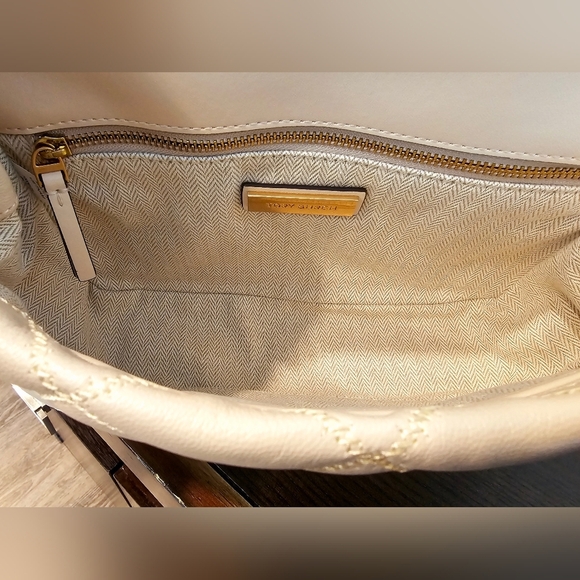 Tory Burch willa shoulder bag . - Picture 8 of 11